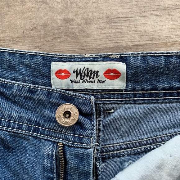 Jean Shorts - Picture 3 of 4